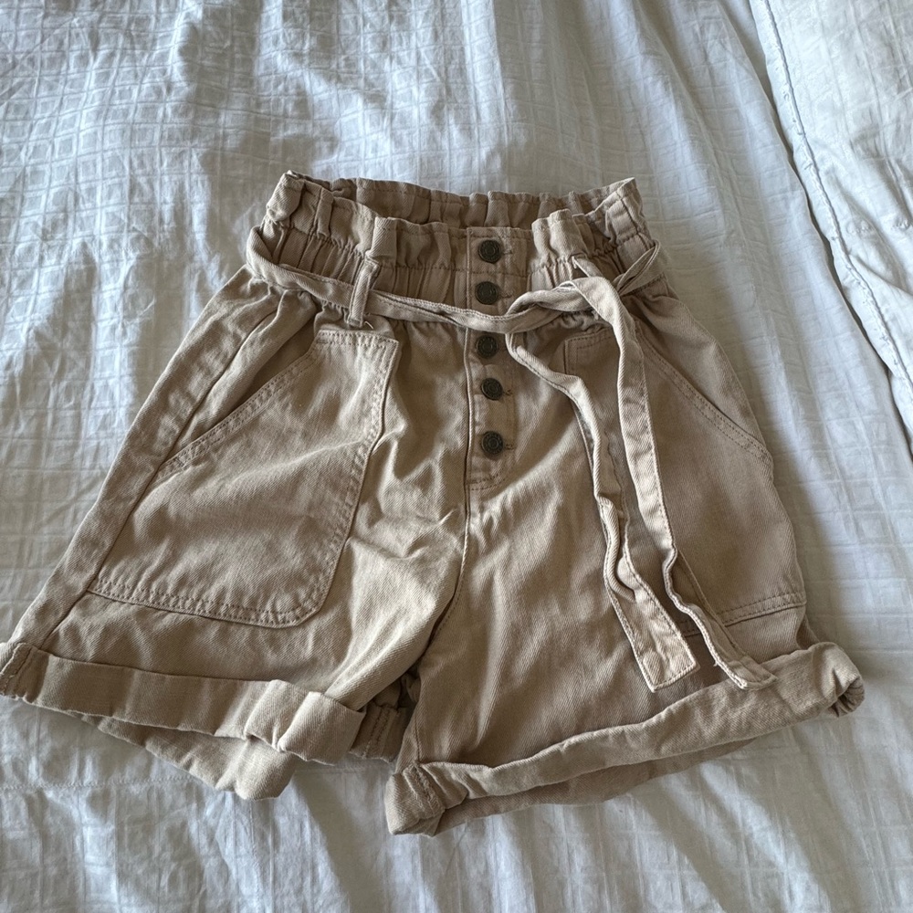 Banana Republic Shorts (Moving sale, so needs to be shipped before 04/26.)